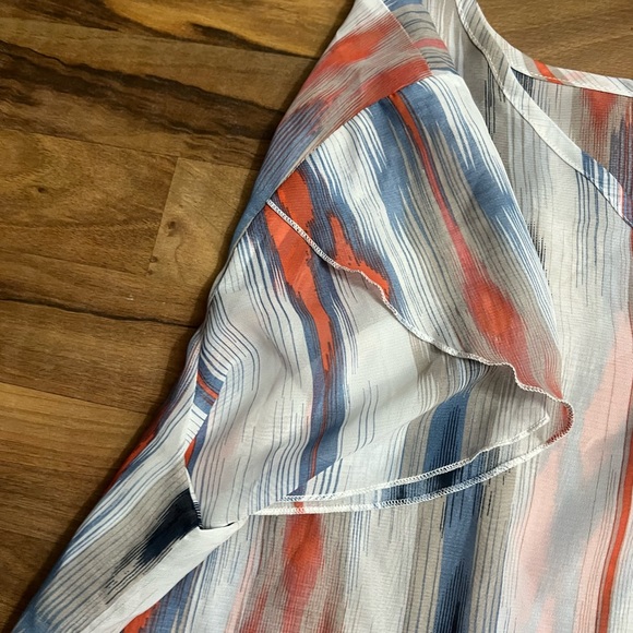 Pretty, sheer blouse! - Picture 3 of 3